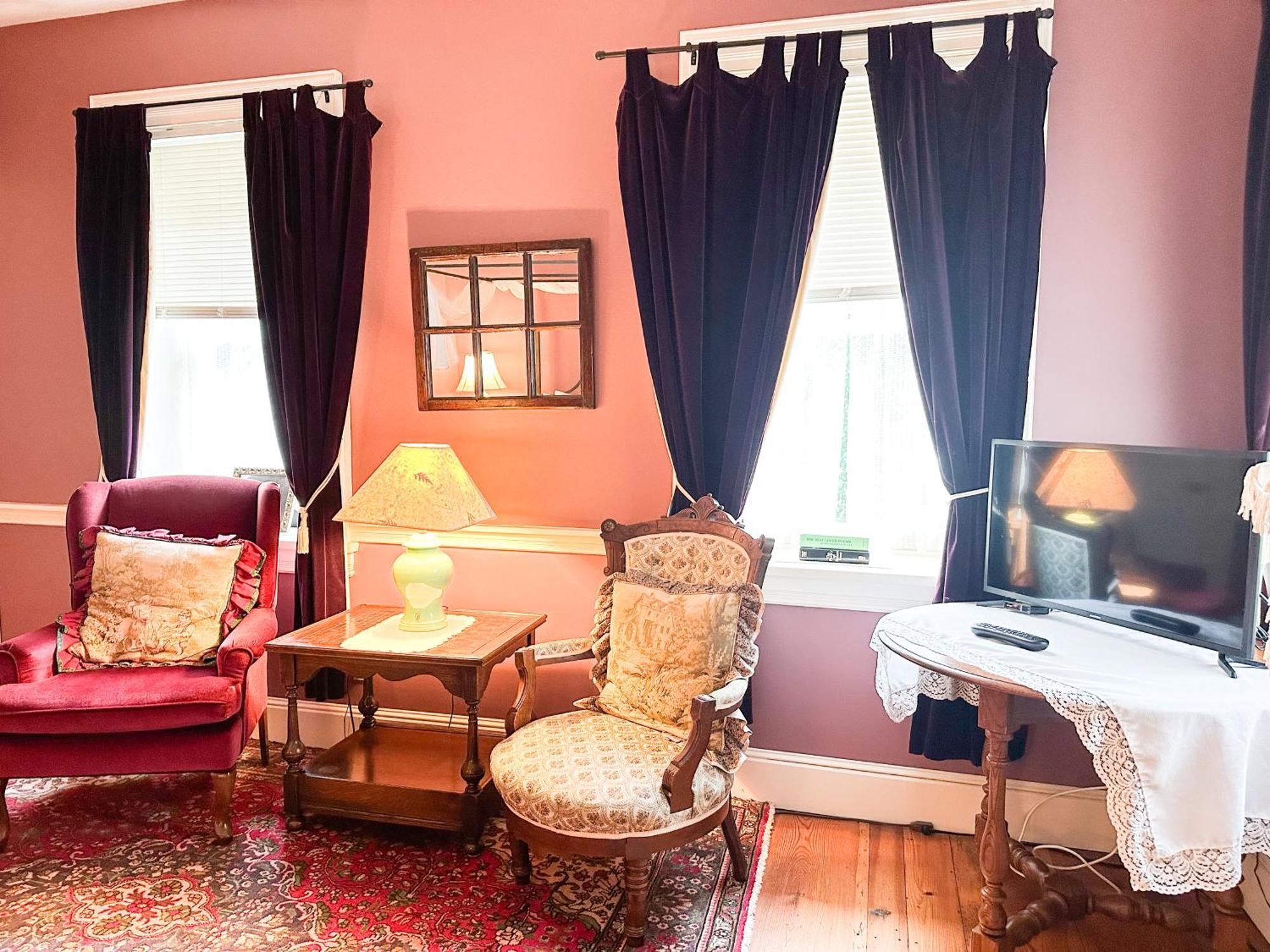 The Black Walnut Inn 阿默斯特 外观 照片