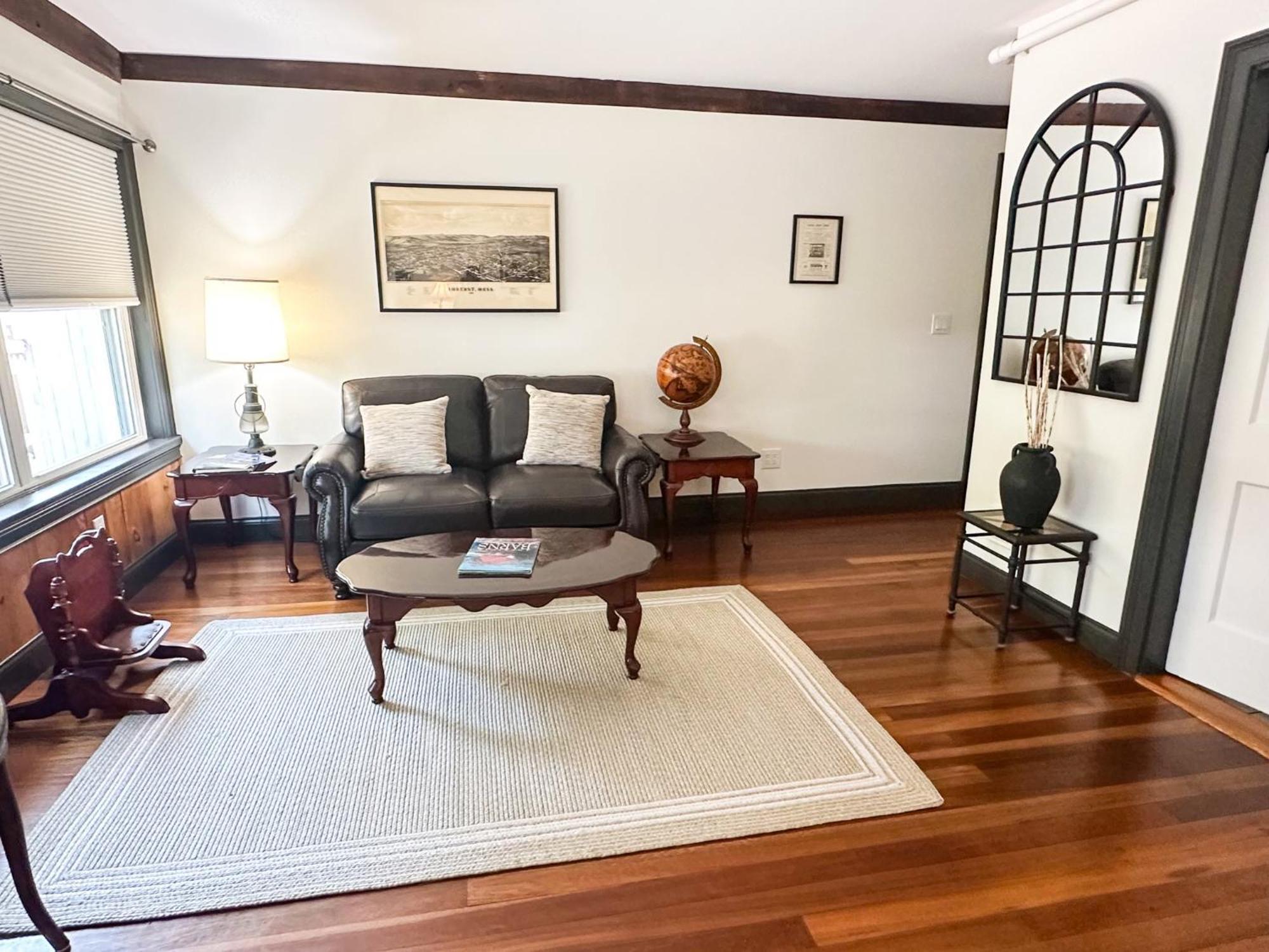 The Black Walnut Inn 阿默斯特 外观 照片