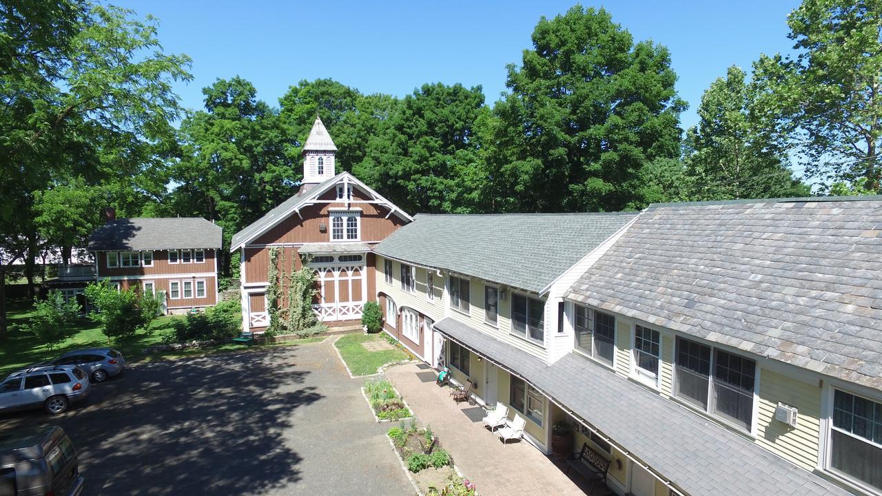 The Black Walnut Inn 阿默斯特 外观 照片